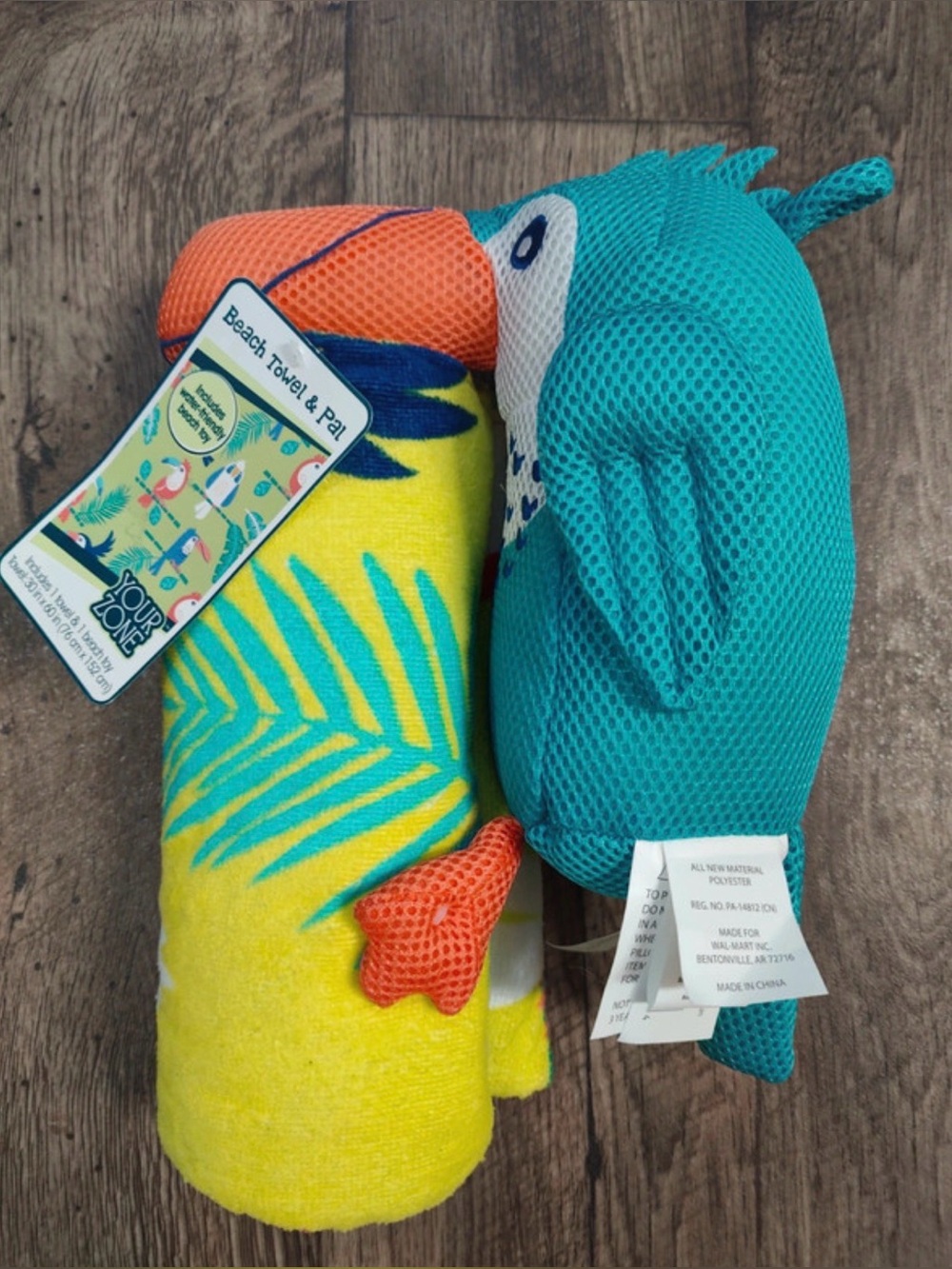 Your Zone beach towel and Water Friendly Plush Toy Toucan